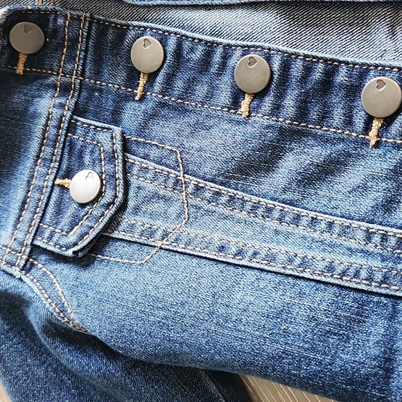 Like new toddler Jean jacket - Picture 5 of 8
